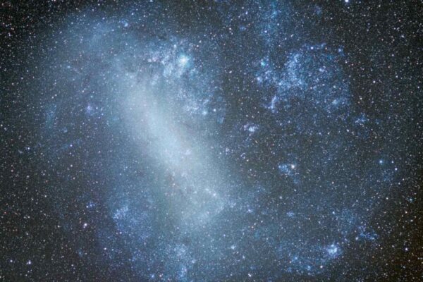 Moléculas extragalácticas revelam pistas inéditas sobre a origem da vida (Imagem: Getty Images/ Canva Pro)