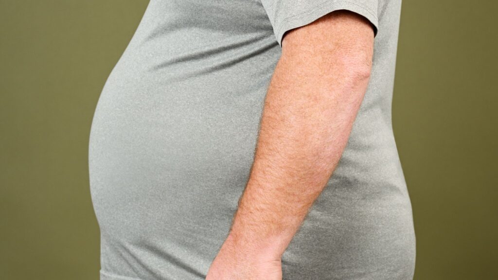 Níveis elevados de NfL indicam lesão cerebral precoce. (Foto: Annakhomulo via Canva)