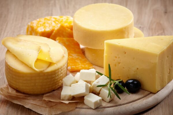 Queijo pode ajudar a proteger a saúde do cérebro. (Foto: Getty Images via Canva)