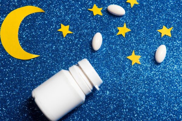 Uso prolongado de melatonina eleva risco cardíaco. (Foto: Anytka via Canva)