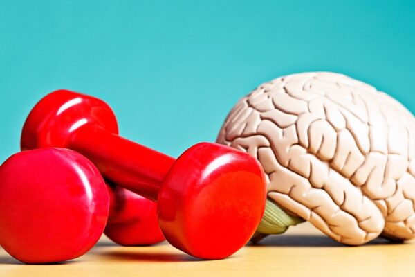 Preservar massa muscular protege funções cognitivas. (Foto: Getty Images via Canva)