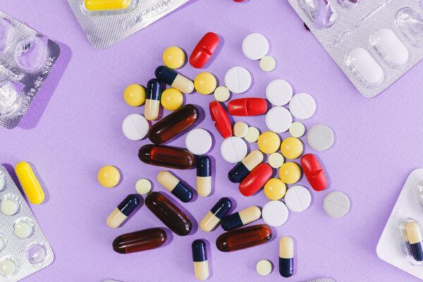 Aflibercepte e Lenalidomida passam a ser fabricados no Brasil. (Foto: Pexels via Canva)