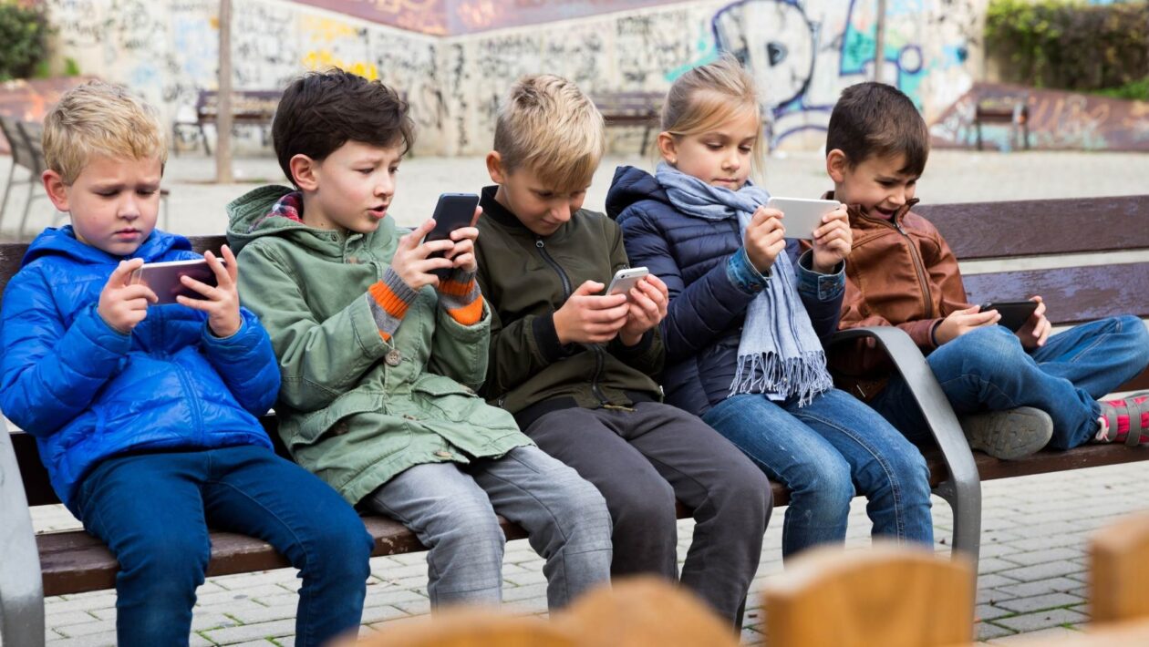 Cresce a biofobia: humanos se afastam da natureza e do bem-estar (Imagem: Getty Images/ Canva Pro)