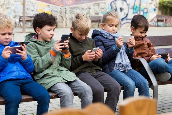 Cresce a biofobia: humanos se afastam da natureza e do bem-estar (Imagem: Getty Images/ Canva Pro)