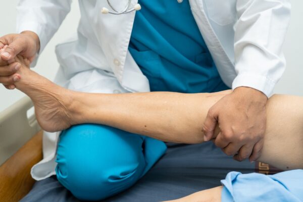 Diabetes tipo 2 pode acelerar a perda de massa muscular. (Foto: Pamai's Images via Canva)