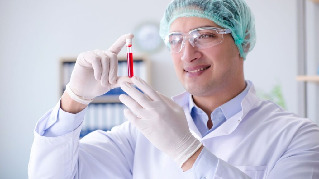 Monitoramento simples do sangue pode proteger seus rins. (Foto: Elnur via Canva)