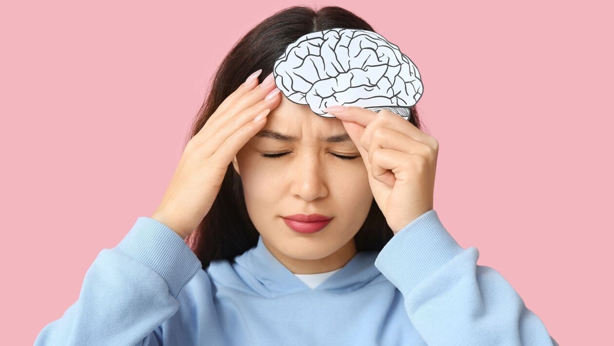 Estilo de vida influencia diretamente o envelhecimento cerebral. (Foto: Pixelshot via Canva)