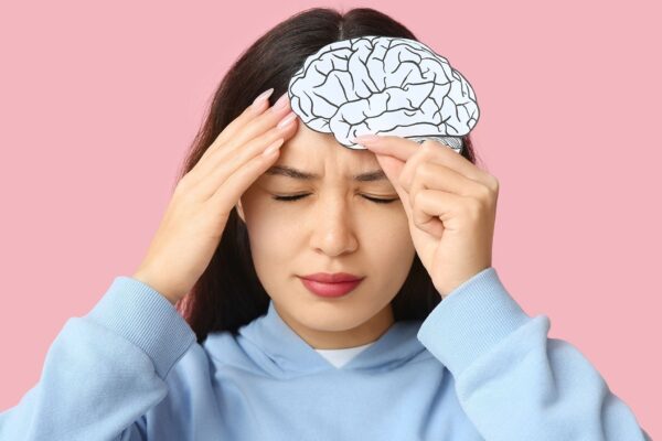 Estilo de vida influencia diretamente o envelhecimento cerebral. (Foto: Pixelshot via Canva)