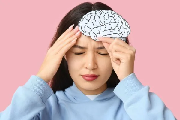 Estilo de vida influencia diretamente o envelhecimento cerebral. (Foto: Pixelshot via Canva)