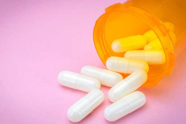 Escitalopram normaliza áreas cerebrais ligadas à ansiedade. (Foto: Getty Images via Canva)