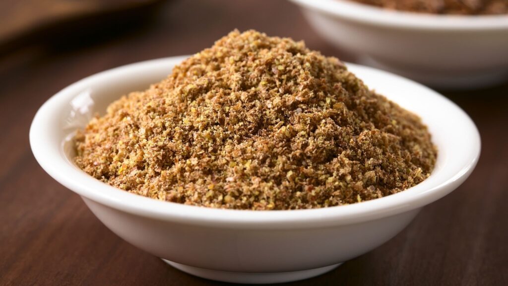 Linhaça diária pode suavizar os principais sintomas da menopausa. (Foto: Ildipapp via Canva)