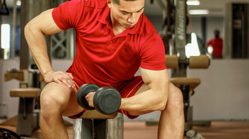 Músculos lembram do treino mesmo após meses de pausa. (Foto: Pexels via Canva)