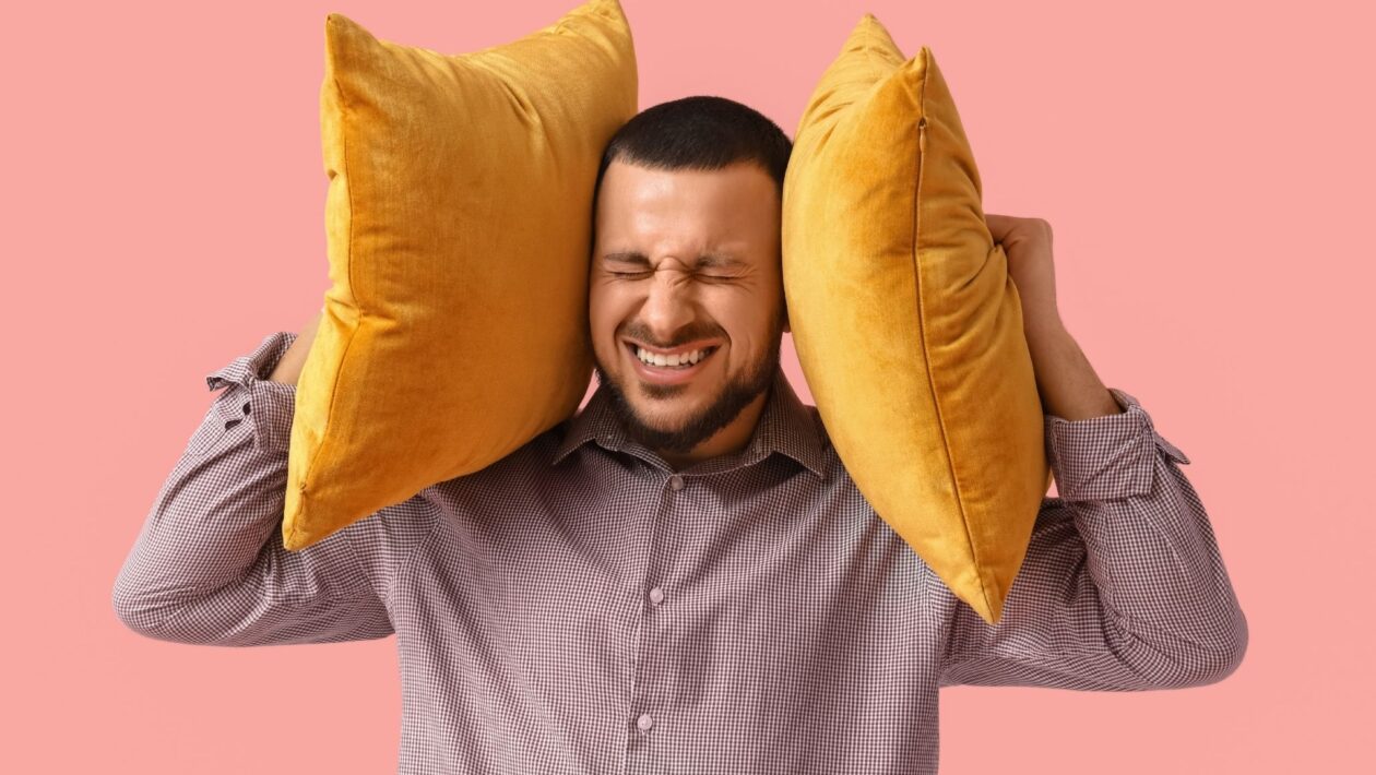 Misofonia afeta como o cérebro processa o som. (Foto: Pixelshot via Canva)