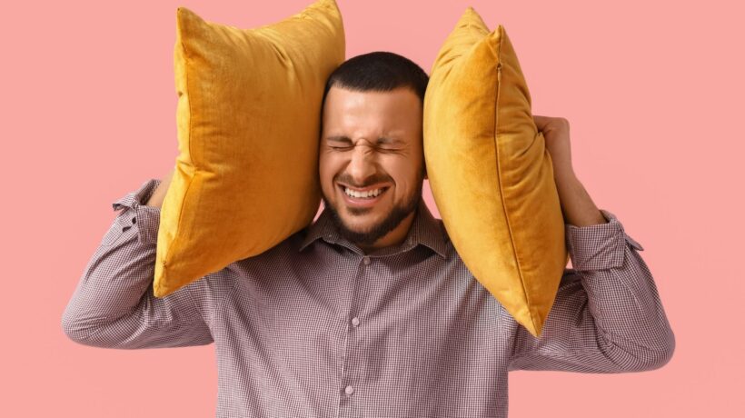 Misofonia afeta como o cérebro processa o som. (Foto: Pixelshot via Canva)