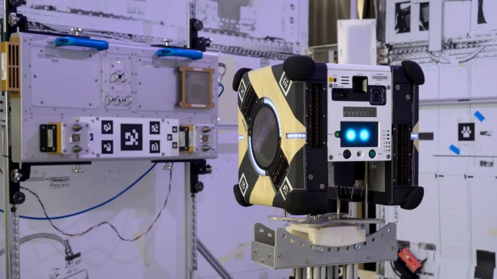 Robô autônomo acelera trajetórias e libera tempo dos astronautas (Imagem: NASA / Dominic Hart)