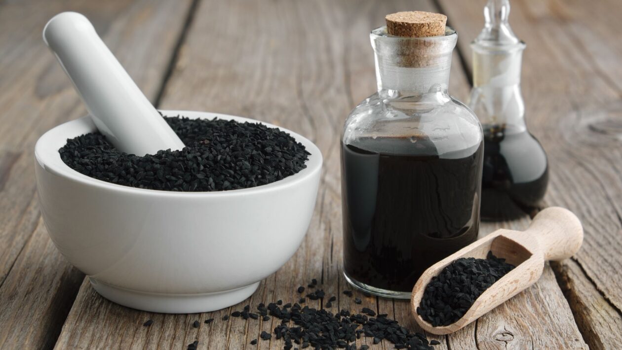 Cominho preto pode ajudar a reduzir o colesterol ruim. (Foto: Chamille White via Canva)