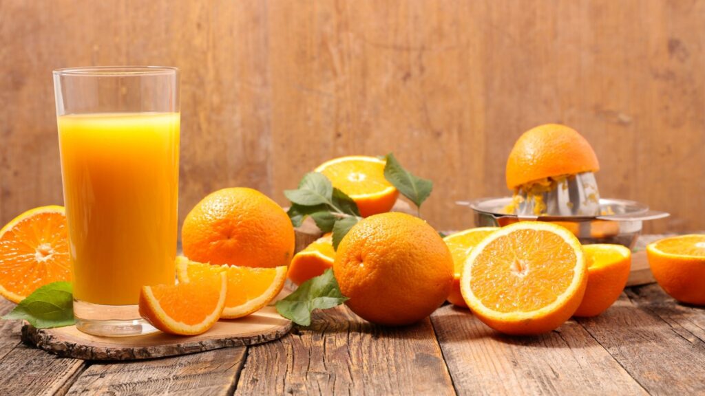 Hesperidina do suco favorece pressão arterial saudável. (Foto: Getty Images via Canva)