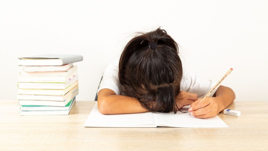 Altas temperaturas afetam alfabetização e matemática. (Foto: Aflo via Canva)