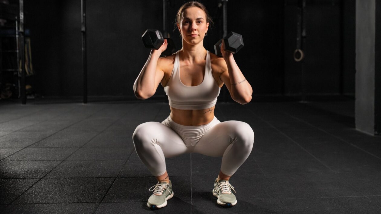 Treinos rápidos que aceleram a queima de gordura. (Foto: Halfpoint via Canva)