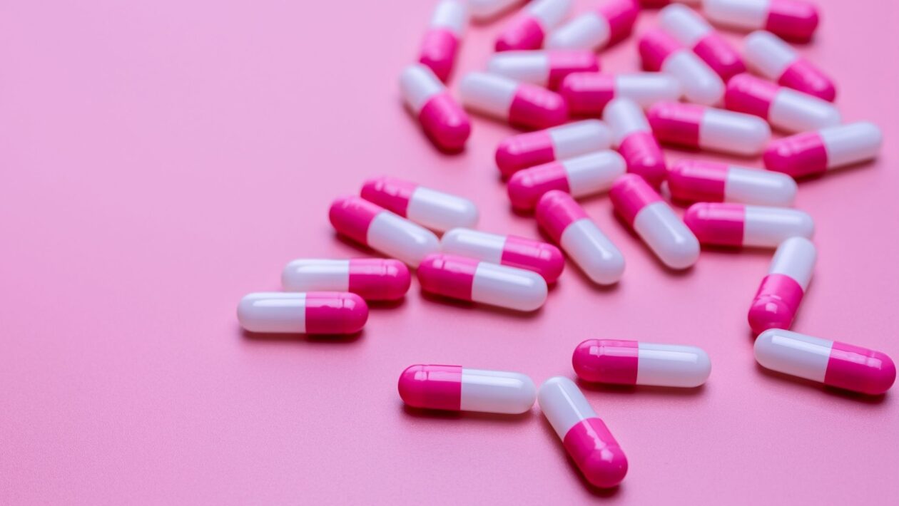 Teste revela quais antibióticos realmente matam bactérias. (Foto: Fahroni via Canva)