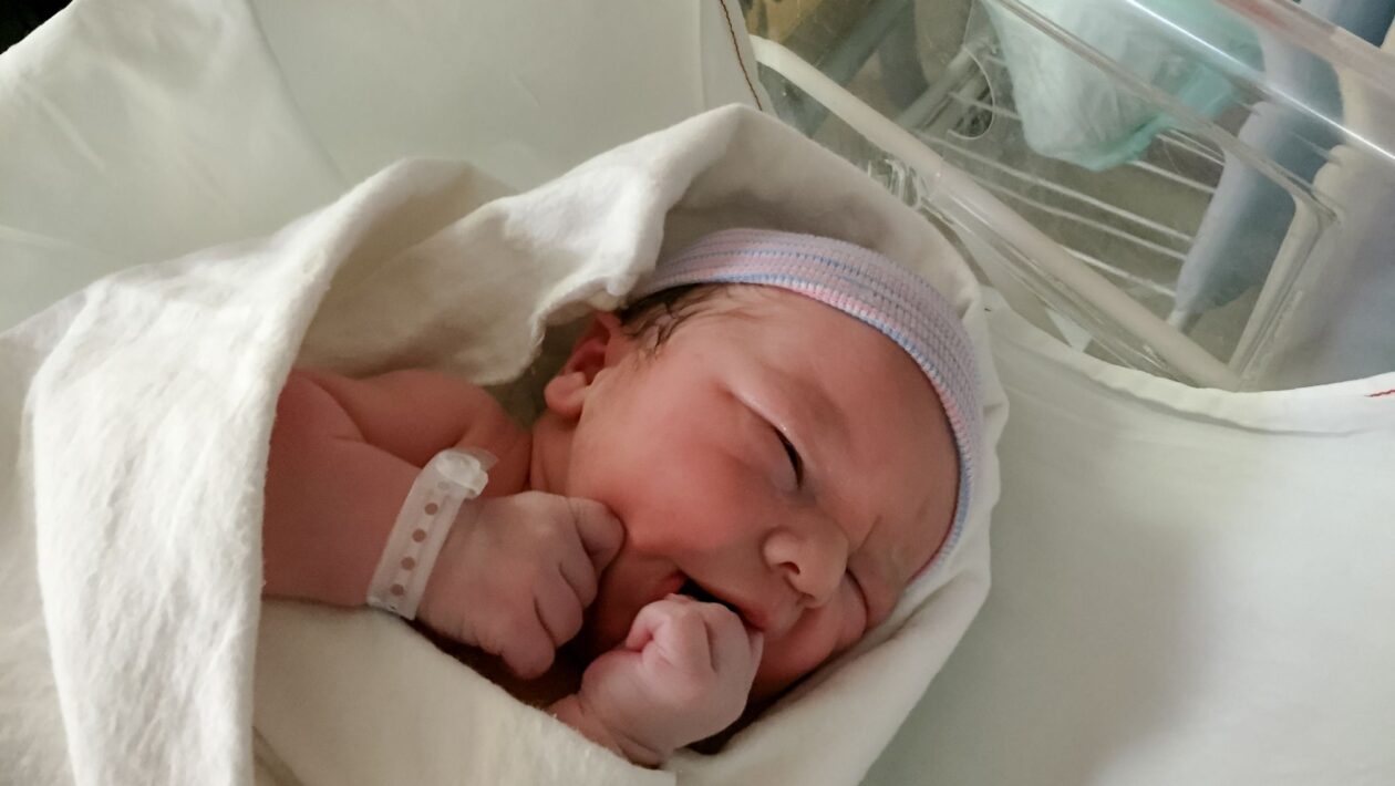 Estudo identifica diabetes raro que surge logo após o nascimento. (Foto: Getty Images via Canva)