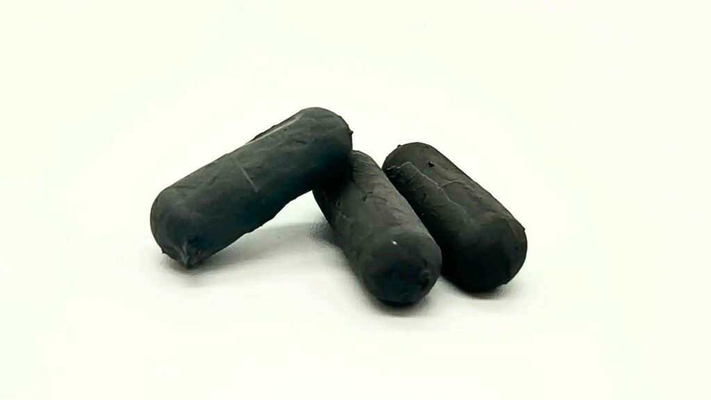 Pílula biodegradável monitora adesão à medicação. (Foto: Mehmet Say via Nature Communications)