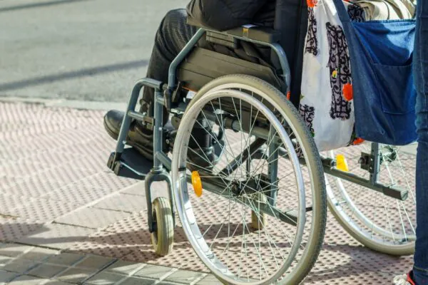 Polilaminina começa a ser testada em humanos após aval da Anvisa. (Foto: Getty Images via Canva)