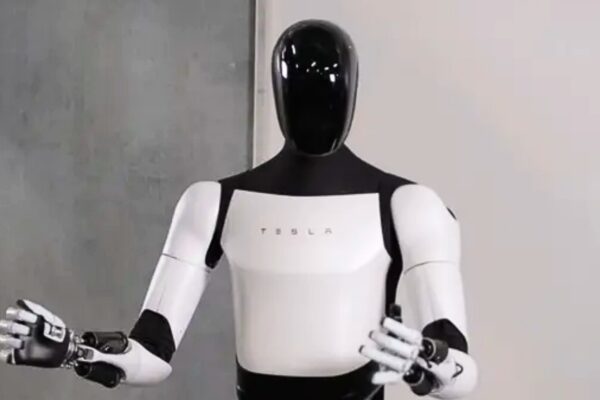 O futuro chegou: robôs humanoides vão superar os humanos em 2027 (Imagem: Divulgação/ Tesla)