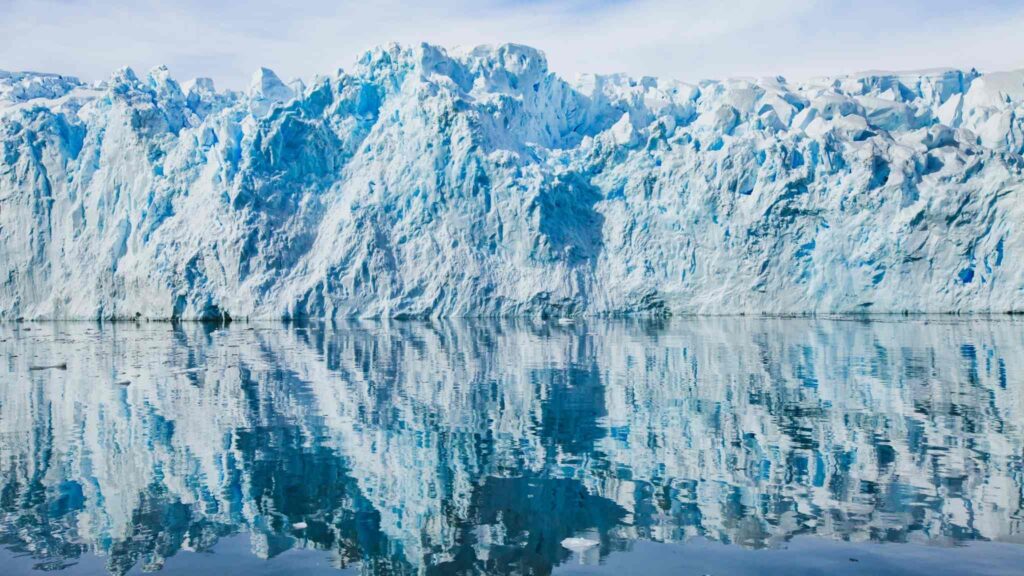 Geleira do Apocalipse treme e acende alerta sobre o nível do mar (Imagem: Getty Images/ Canva Pro)