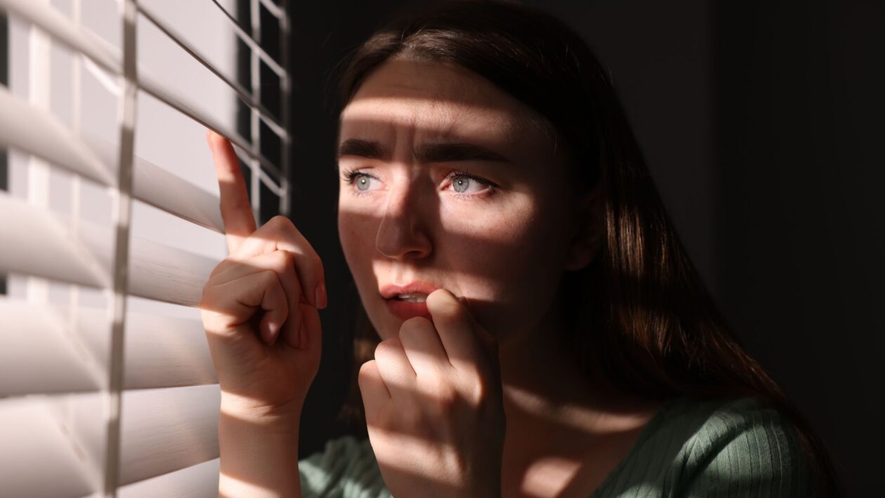 Genética pode influenciar resposta ao tratamento psiquiátrico. (Foto: Africa Images via Canva)