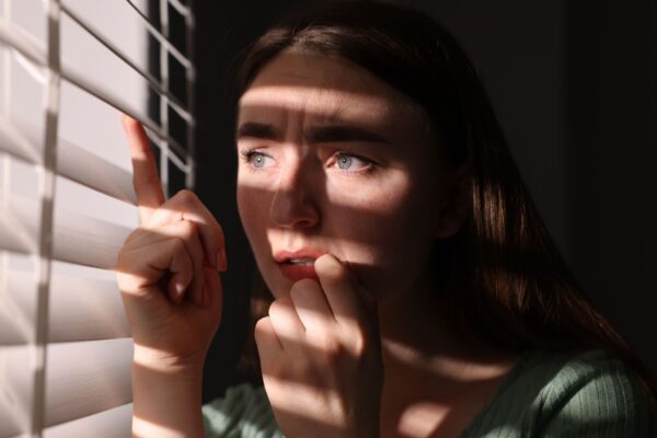 Genética pode influenciar resposta ao tratamento psiquiátrico. (Foto: Africa Images via Canva)