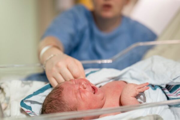 Algoritmos analisam dados gestacionais em tempo recorde. (Foto: Getty Images via Canva)