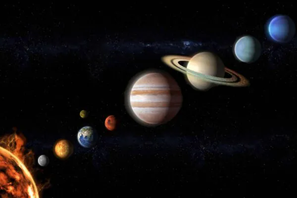 Seis planetas formam um arco raro no céu logo após o pôr do Sol (Imagem: Getty Images via Canva)