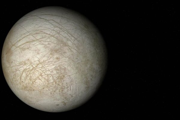 Amônia em Europa indica oceanos ocultos e geologia ativa (Imagem: Getty Images via Canva)