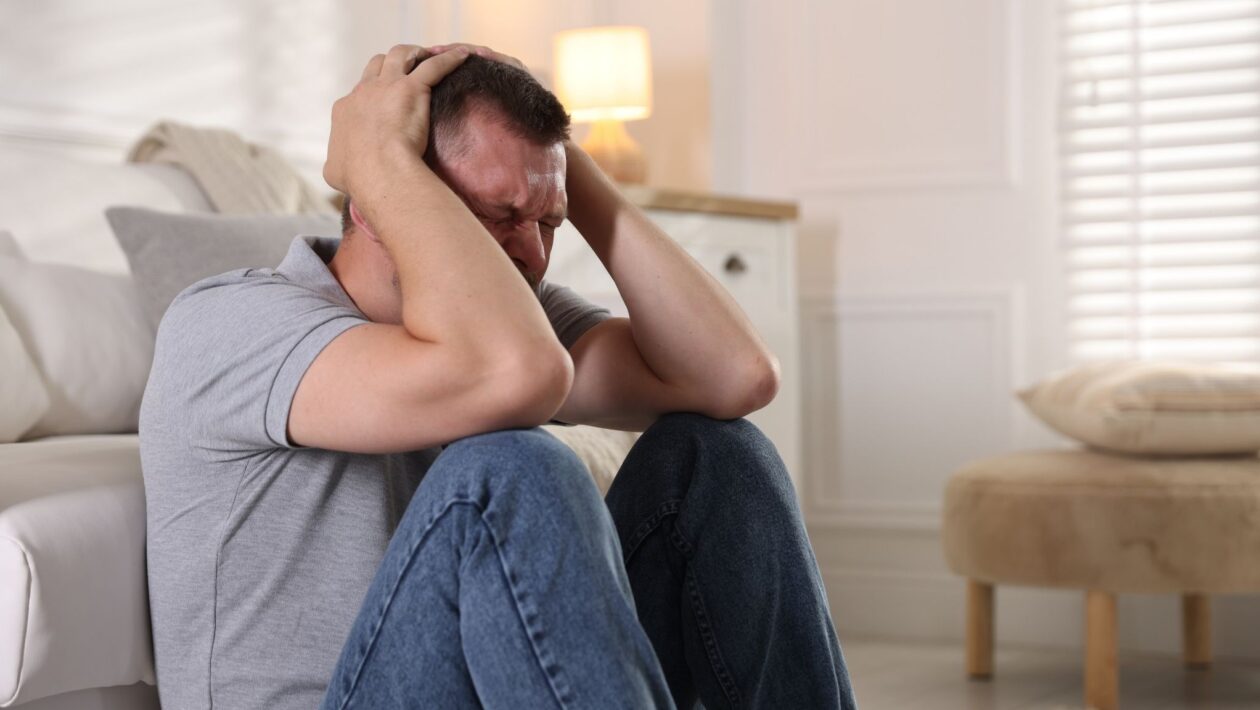 Pressão por desempenho eleva risco de ansiedade e depressão. (Foto: Africa Images Canva)