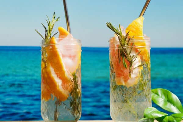 Estudo avalia substituição do álcool por CBD. (Foto: Getty Images via Canva)