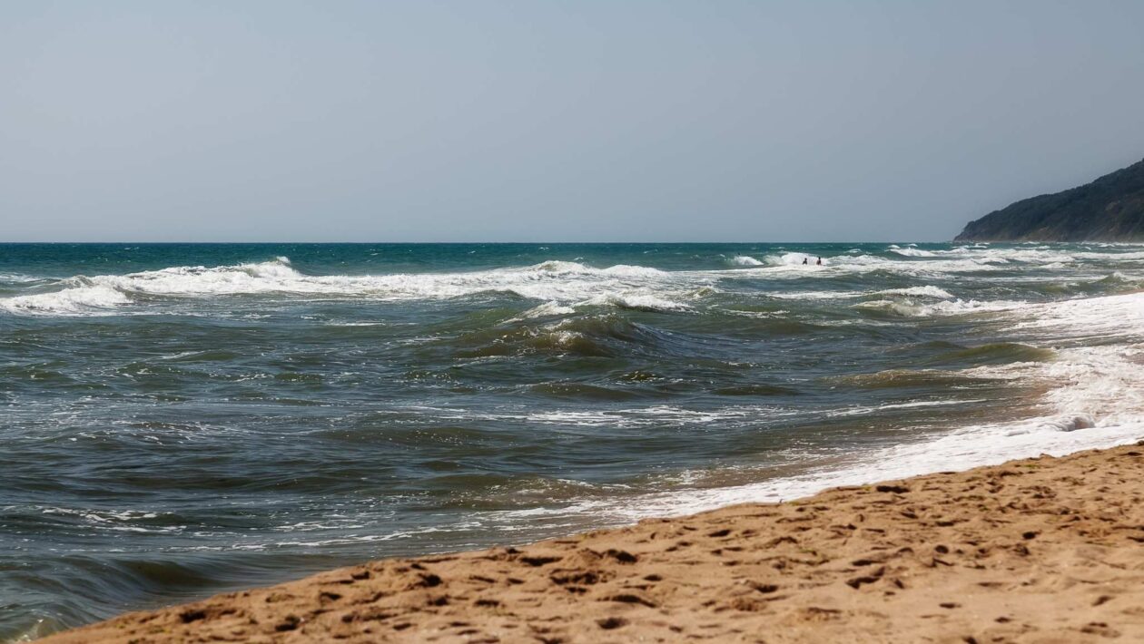 Oceanos sobem mais rápido com derretimento polar (Imagem: Getty Images via Canva)