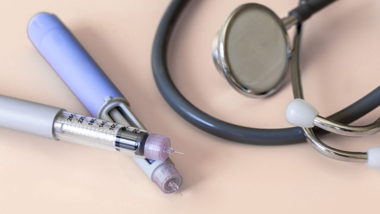 Anvisa alerta para risco de pancreatite com canetas GLP-1. (Foto: Getty Images via Canva)