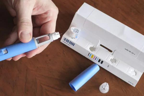Perda de peso rápida pode aumentar risco de pancreatite. (Foto: Getty Images via Canva)