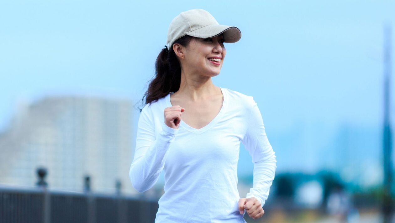 Atividade física protege contra depressão. (Foto: Getty Images via Canva)