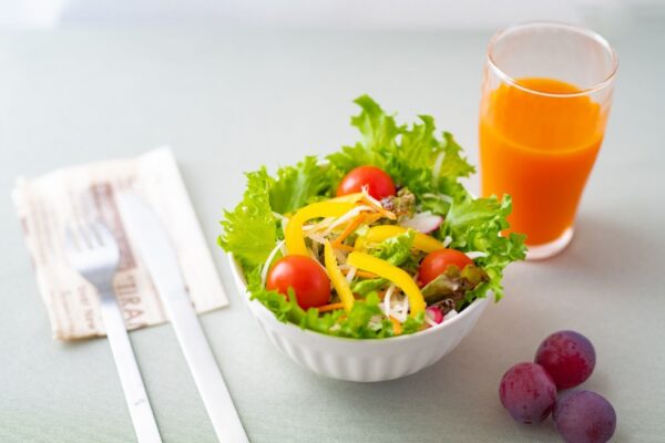 Escolhas alimentares impactam risco de infarto. (Foto: Aflo via Canva)