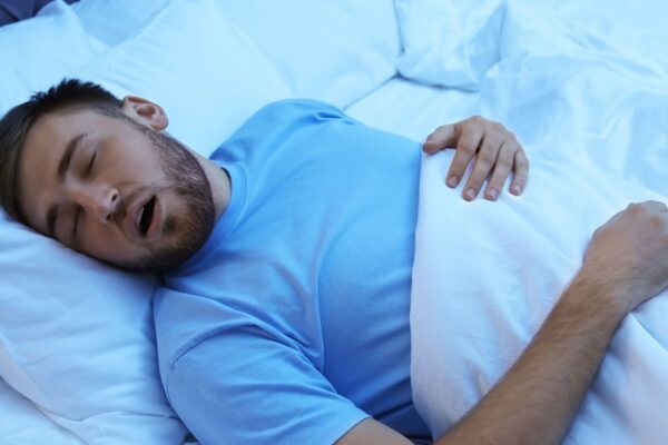 Dormir ativa processos criativos do cérebro. (Foto: Africa Images via Canva)