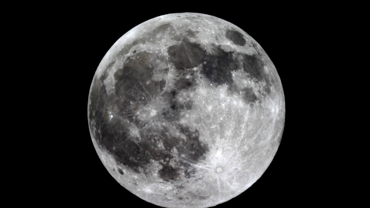 Terremotos lunares podem impactar futuras missões espaciais (Imagem: Getty Images via Canva)