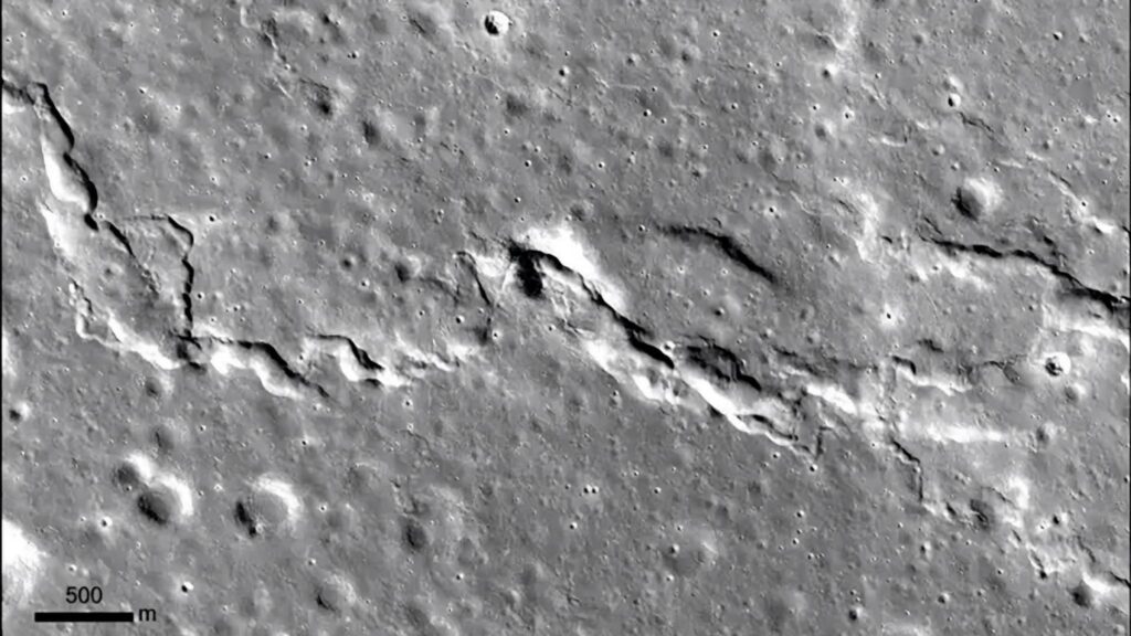 Uma formação elevada no nordeste do Mare Imbrium foi registrada pela câmera do satélite Lunar Reconnaissance Orbiter, da NASA (Imagem: NASA/GSFC/Universidade Estadual do Arizona)