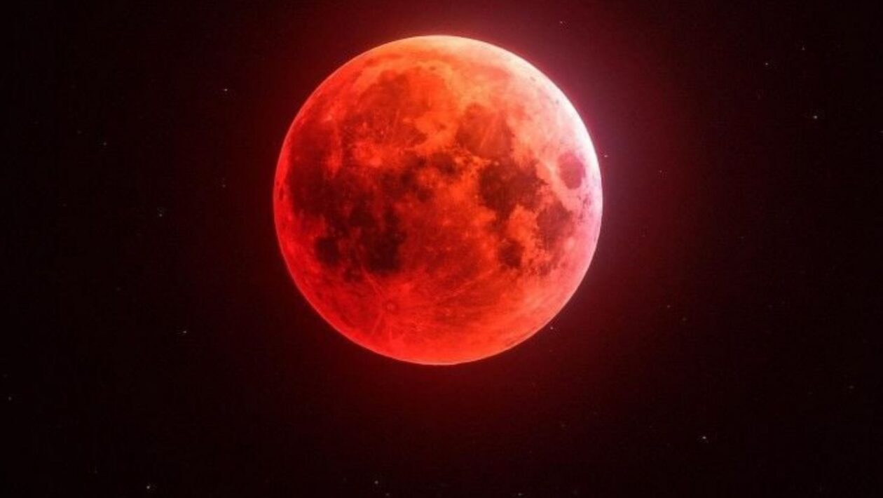 Lua de Sangue marca o eclipse lunar de 3 de março. (Imagem: Reprodução/ X)