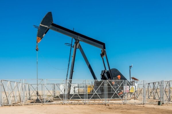 Um oceano antigo explica o petróleo abundante no Oriente Médio (Imagem: Getty Images via Canva)