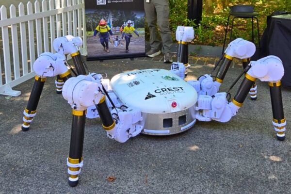 Robô usa impressão 3D para construir casas sustentáveis em apenas 24 horas (Imagem: Crest Robotics/ Divulgação)