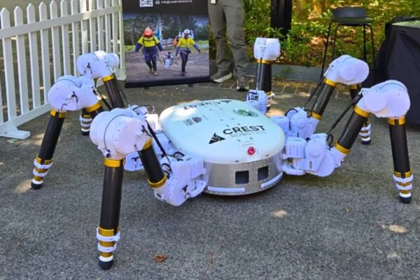 Robô usa impressão 3D para construir casas sustentáveis em apenas 24 horas (Imagem: Crest Robotics/ Divulgação)
