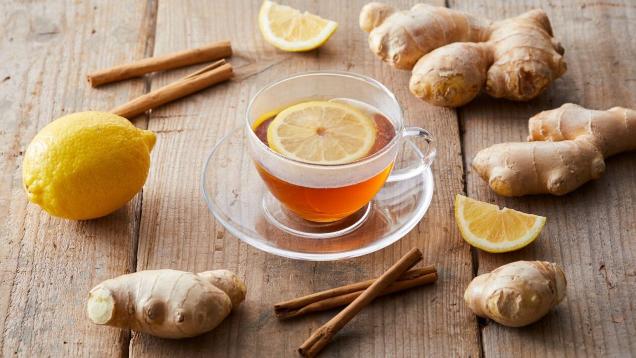 Chá de gengibre é popular por seus efeitos digestivos. (Foto: Aflo via Canva)