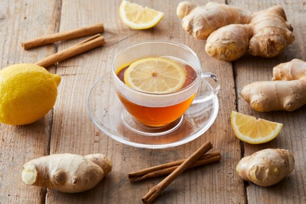 Chá de gengibre é popular por seus efeitos digestivos. (Foto: Aflo via Canva)